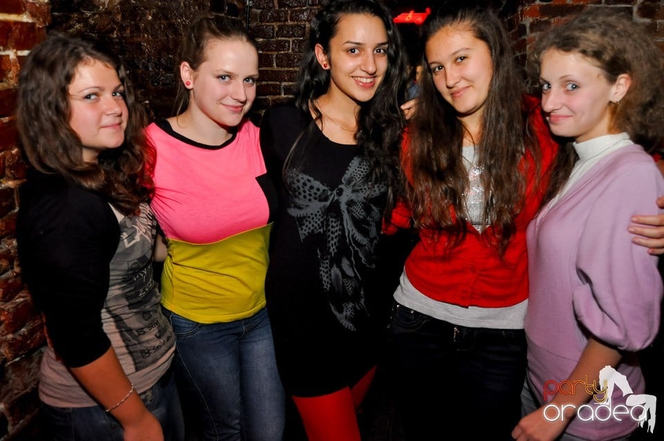 Black Friday Party în Escape,