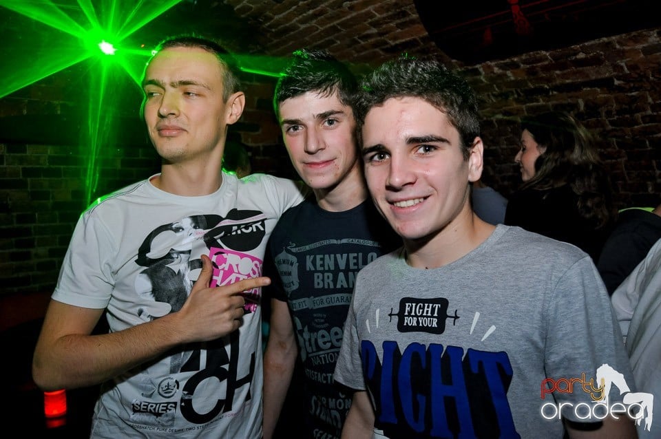 Black Friday Party în Escape,