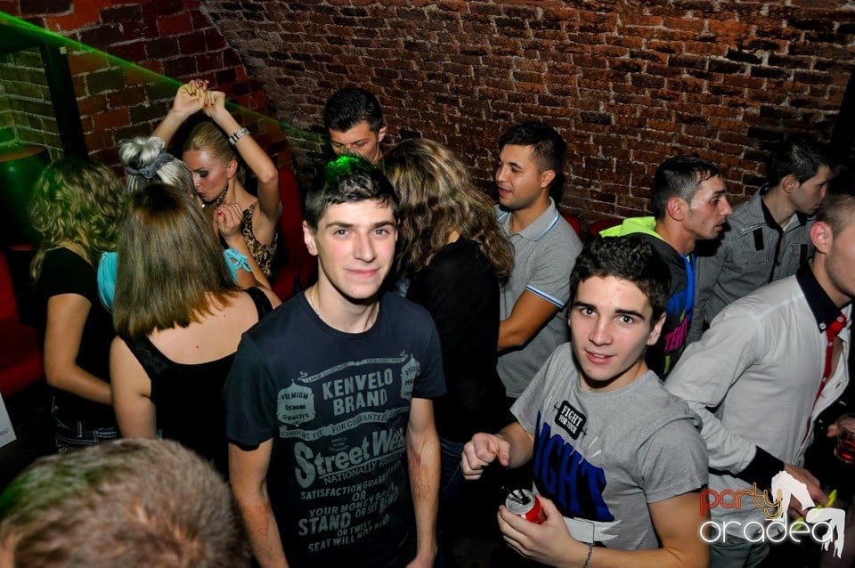 Black Friday Party în Escape,