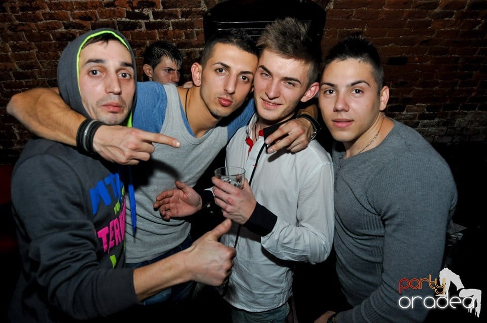Black Friday Party în Escape,
