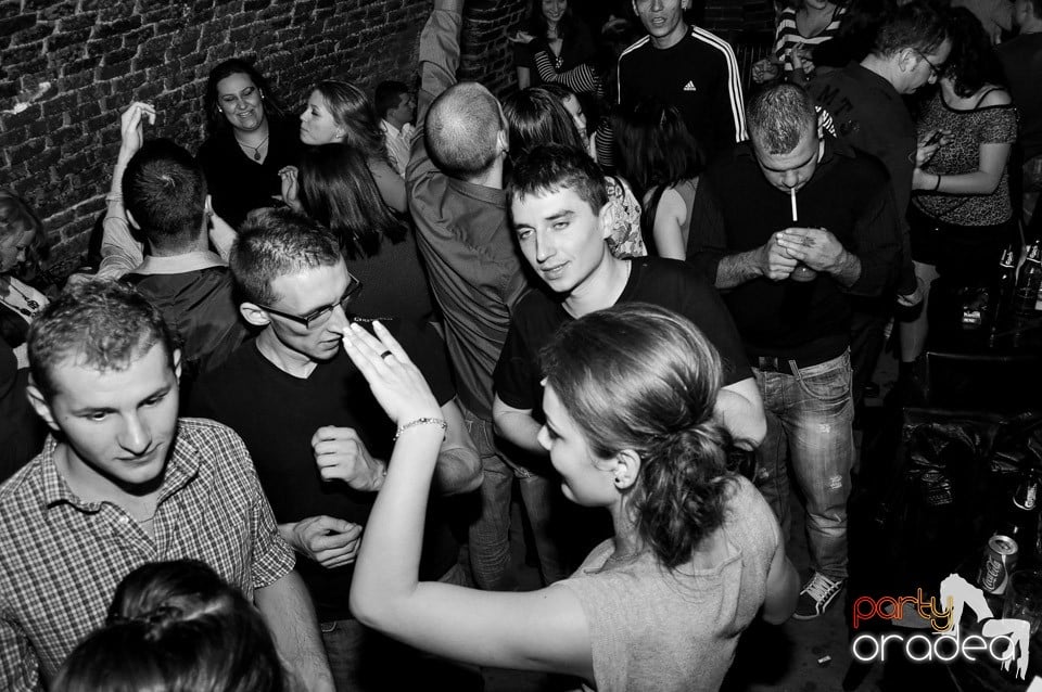 Black Friday Party în Escape,