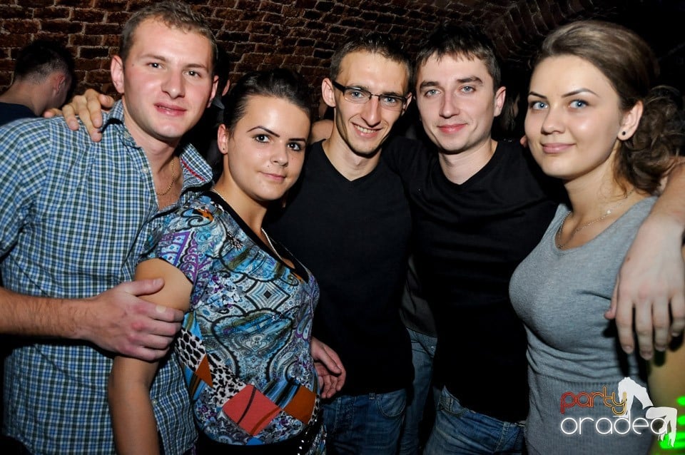 Black Friday Party în Escape,