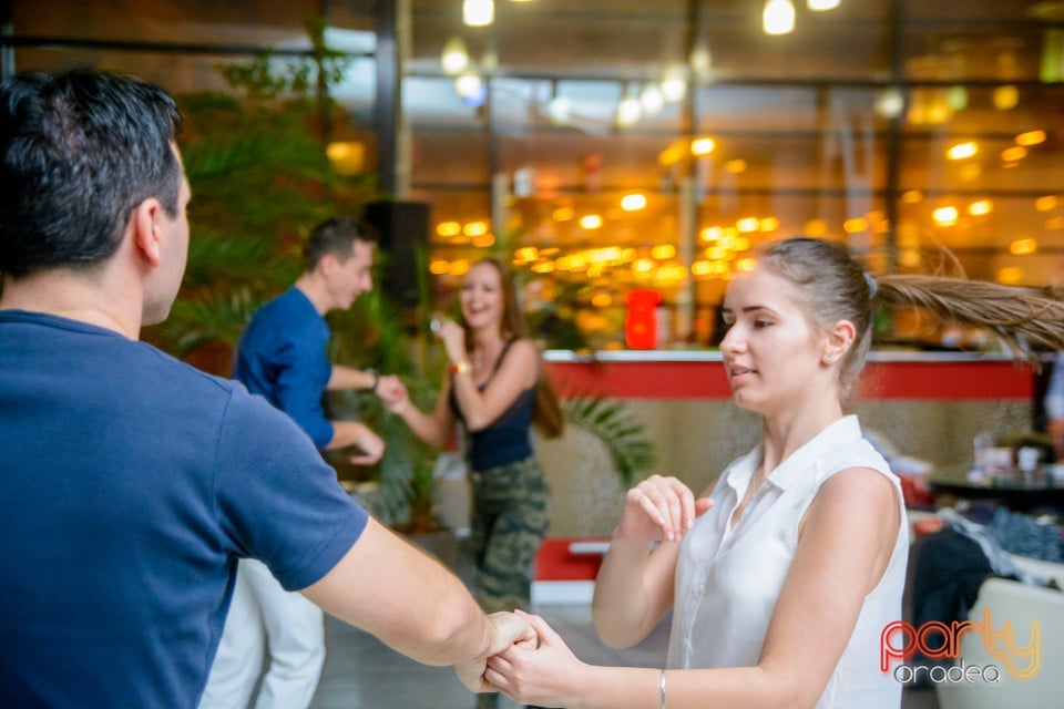 Blondy's Art Café - Karaoke, 