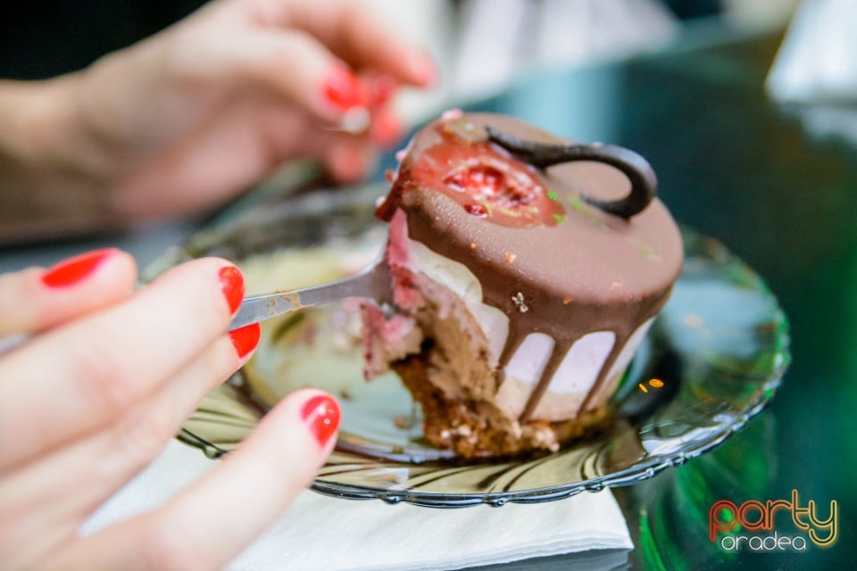 Blondy's Art Café - Karaoke, 