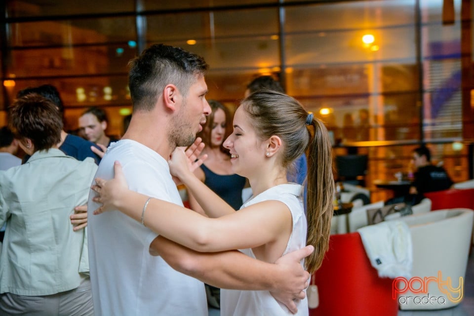 Blondy's Art Café - Karaoke, 