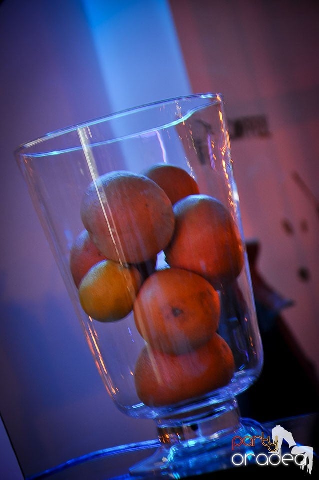 Blondy's Art Café: Singing in the rain, 