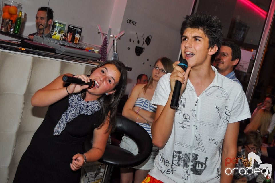 Blondy's Karaoke Party, 