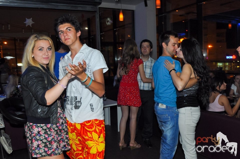 Blondy's Karaoke Party, 