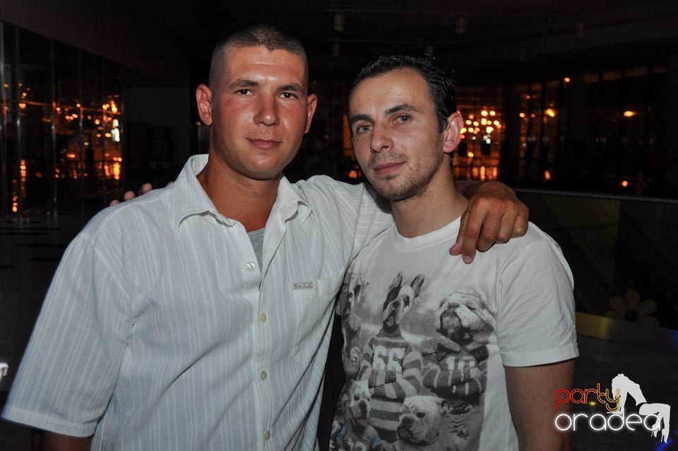 Blondy's Karaoke Party, 