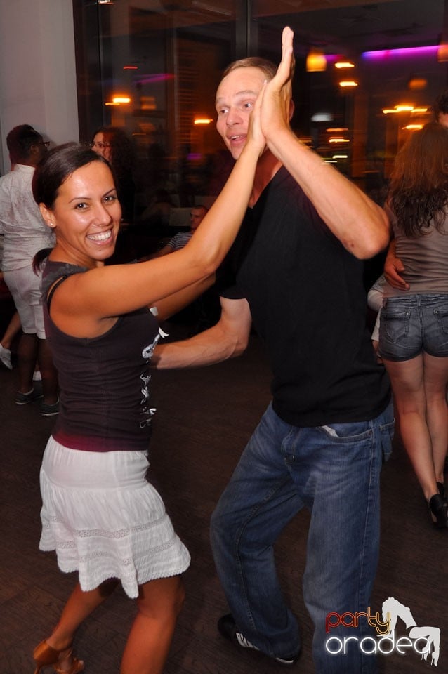 Blondy's - Seară de dans, 