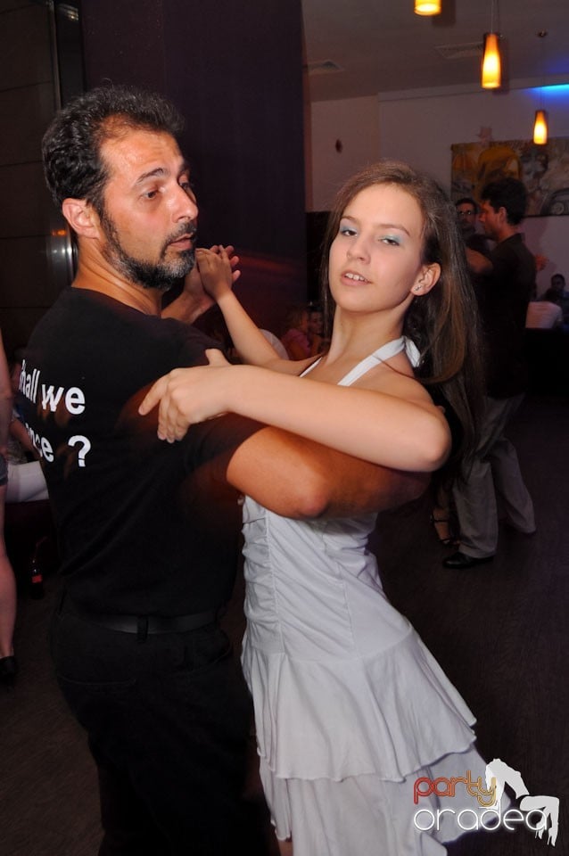 Blondy's - Seară de dans, 