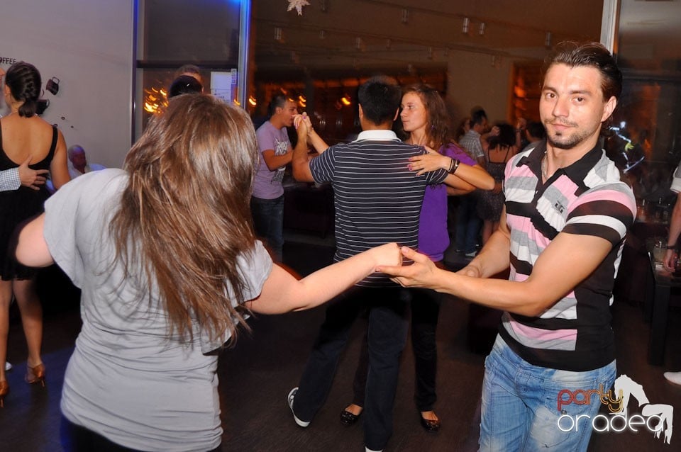 Blondy's - Seară de dans, 