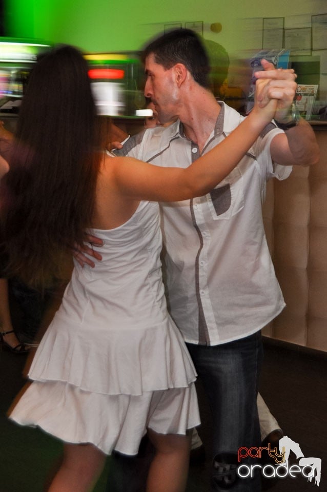 Blondy's - Seară de dans, 