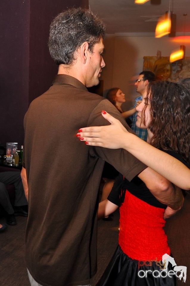 Blondy's - Seară de dans, 