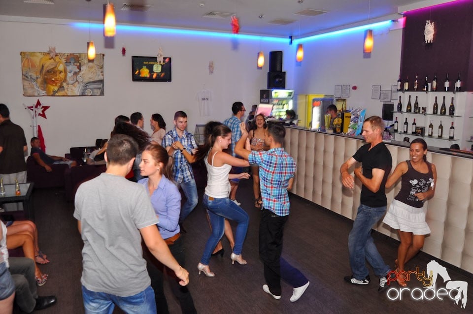 Blondy's - Seară de dans, 