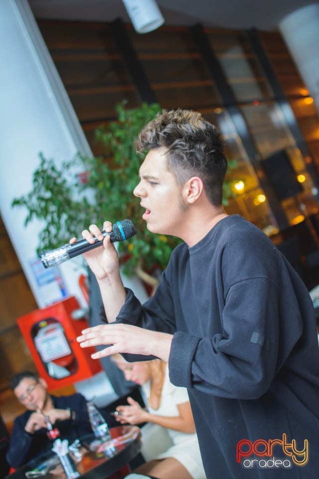 Karaoke Night, 