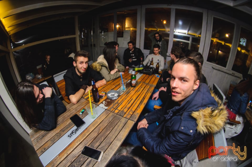 Double Vision Weekend, Bodega
