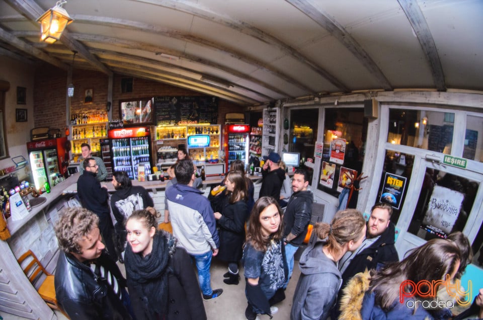 Double Vision Weekend, Bodega