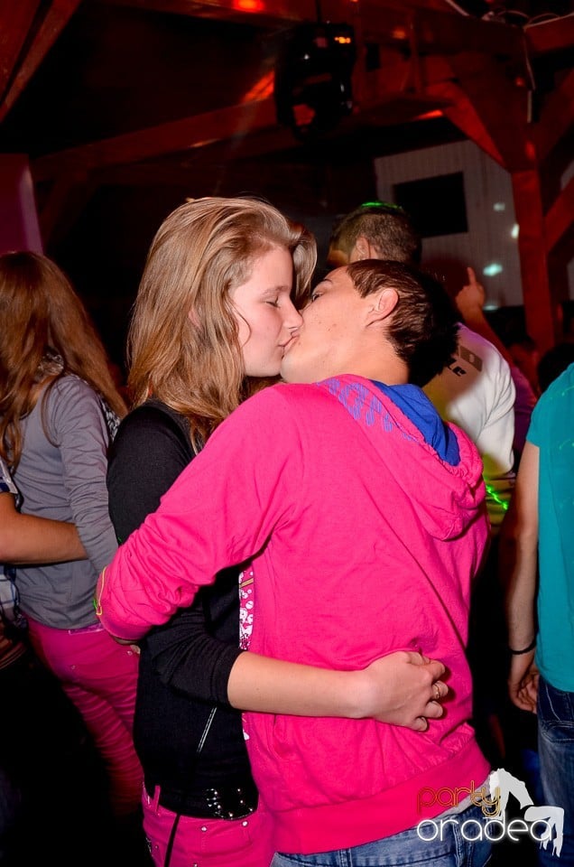 Bomba Party în Disco Faház, 