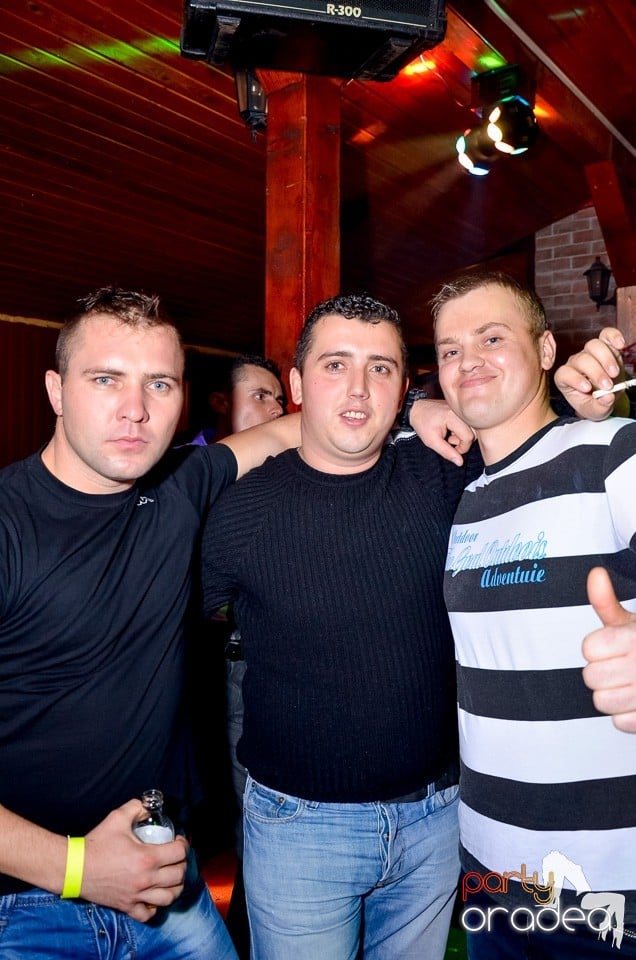 Bomba Party în Disco Faház, 