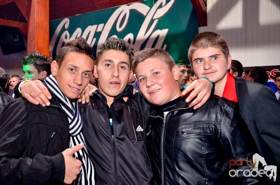 Bomba Party în Disco Faház, 