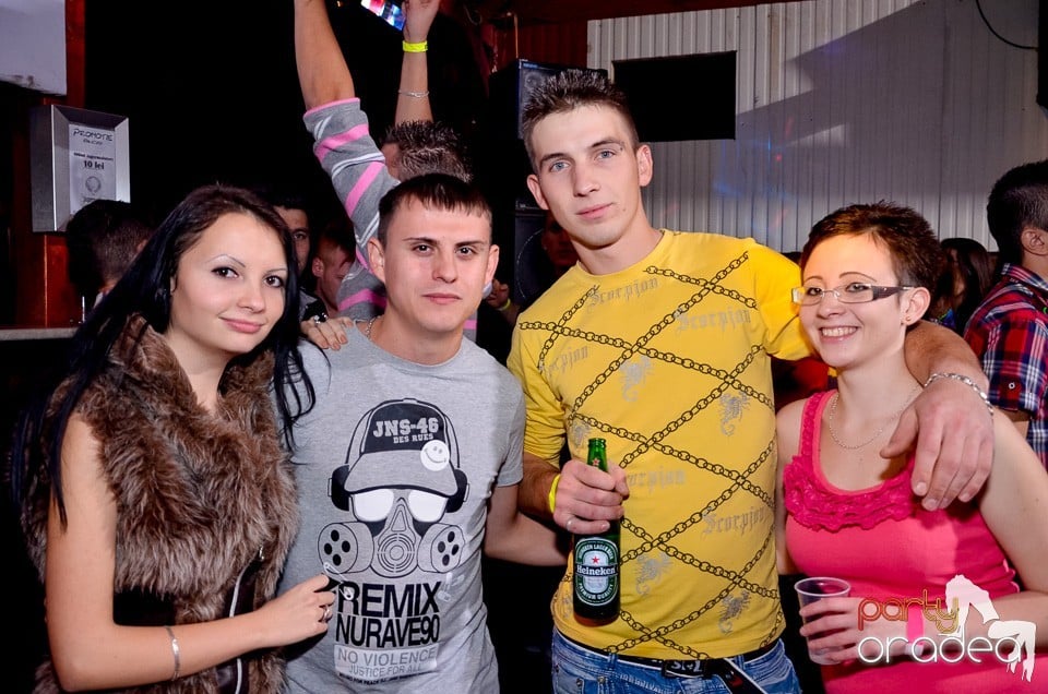 Bomba Party în Disco Faház, 