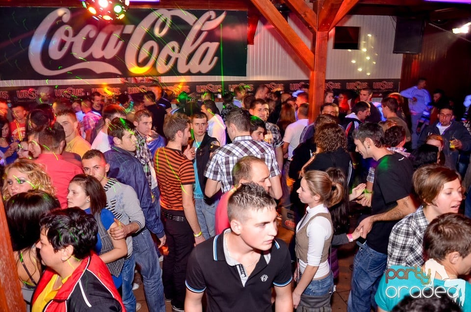 Bomba Party în Disco Faház, 