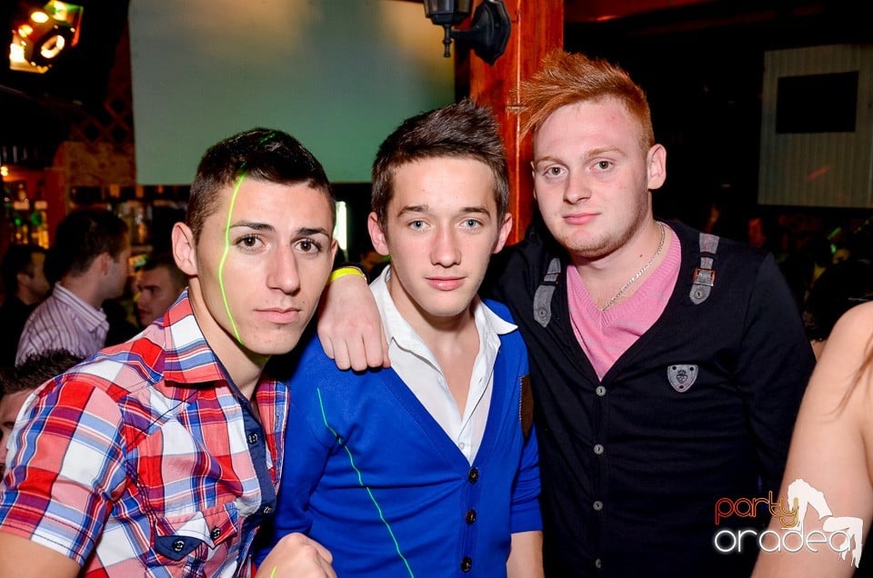 Bomba Party în Disco Faház, 