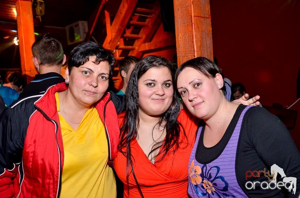 Bomba Party în Disco Faház, 