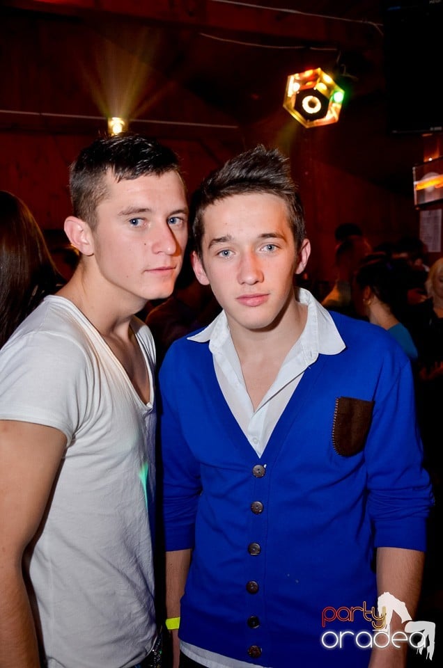 Bomba Party în Disco Faház, 