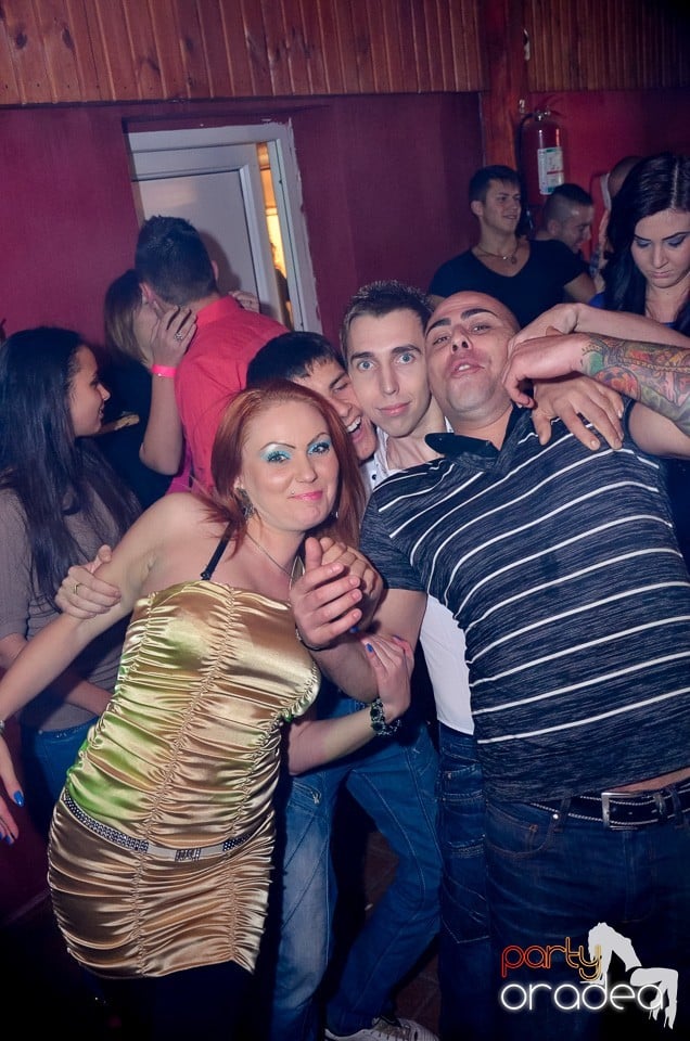 Bomba Party în Disco Faház, 