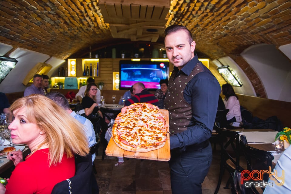 Vineri seara în Restaurant Borsalino, Borsalino