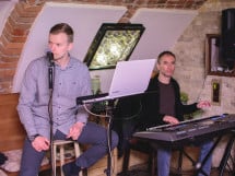 Seara Live Cu Solistul Vocal Răzvan Chebeleu