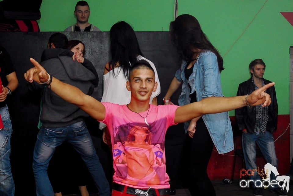 Buborek Party, Royal Party House