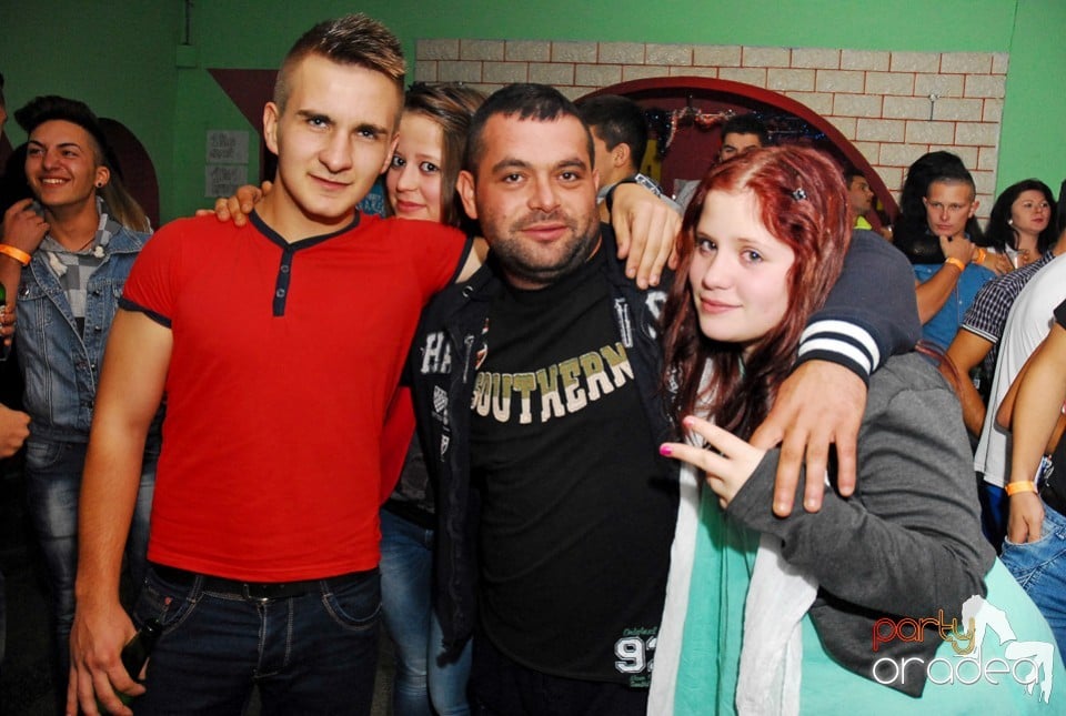 Buborek Party, Royal Party House
