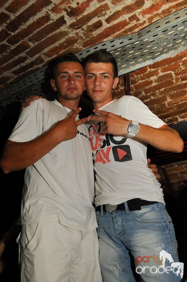 Carlsberg Summer Party continuă în Escape, 