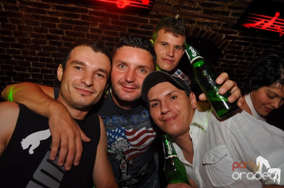Carlsberg Summer Party continuă, 