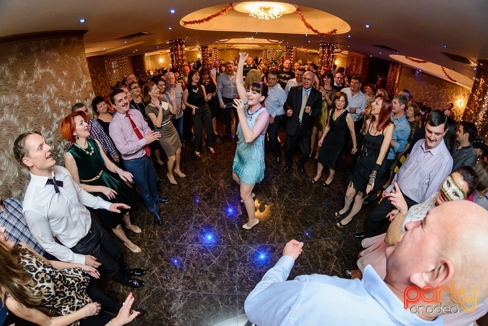 Carnaval în Hotel Internaţional, Hotel Internaţional