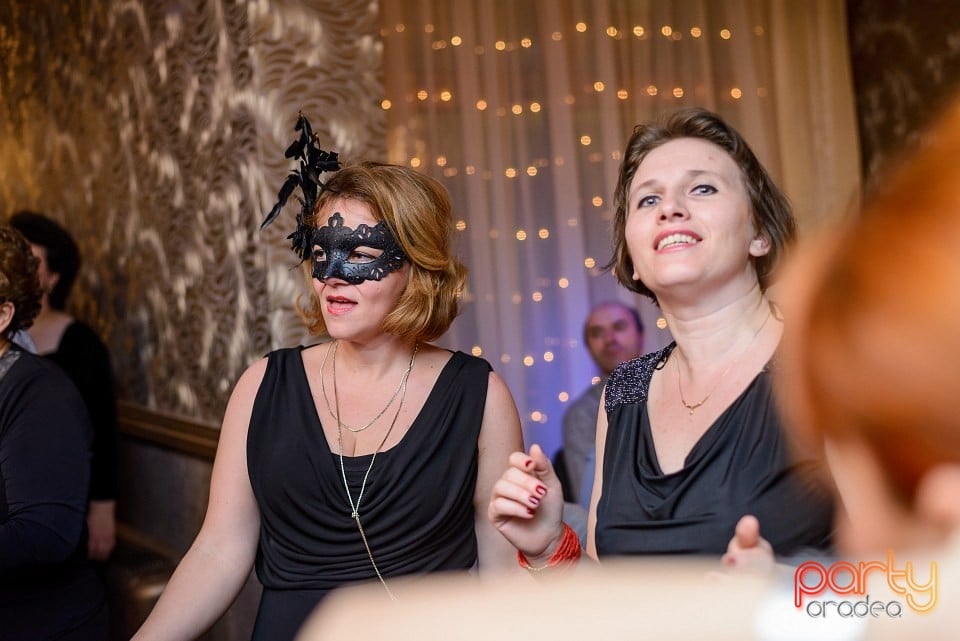 Carnaval în Hotel Internaţional, Hotel Internaţional