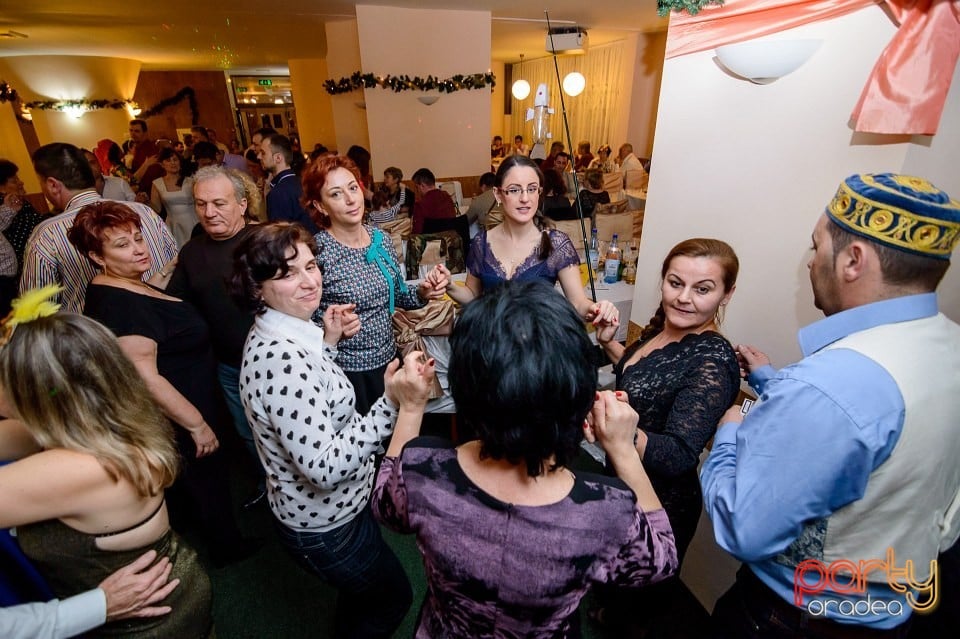 Carnaval în Hotel Mureş, Hotel Mureş