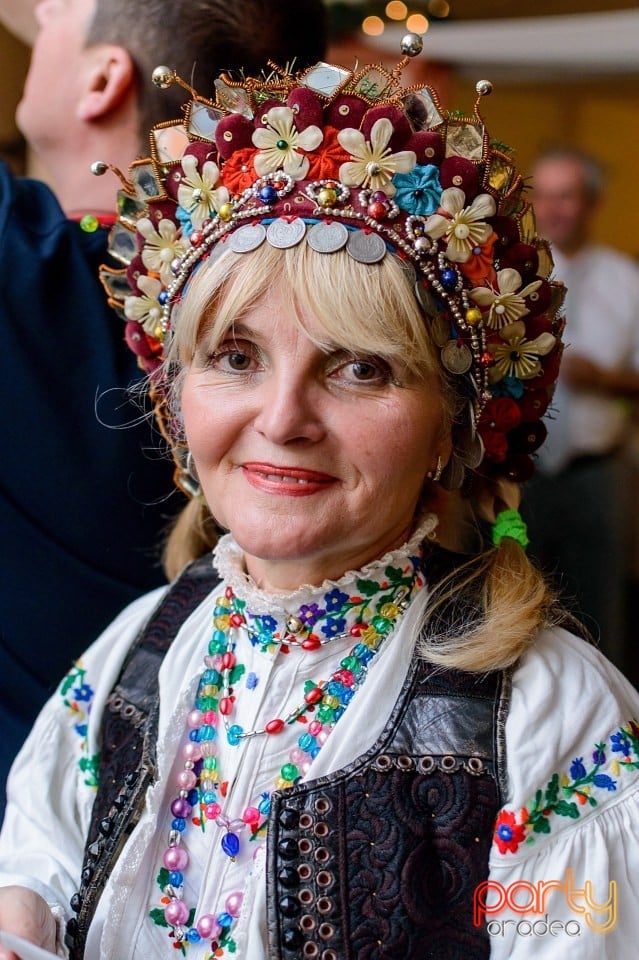 Carnaval în Hotel Mureş, Hotel Mureş