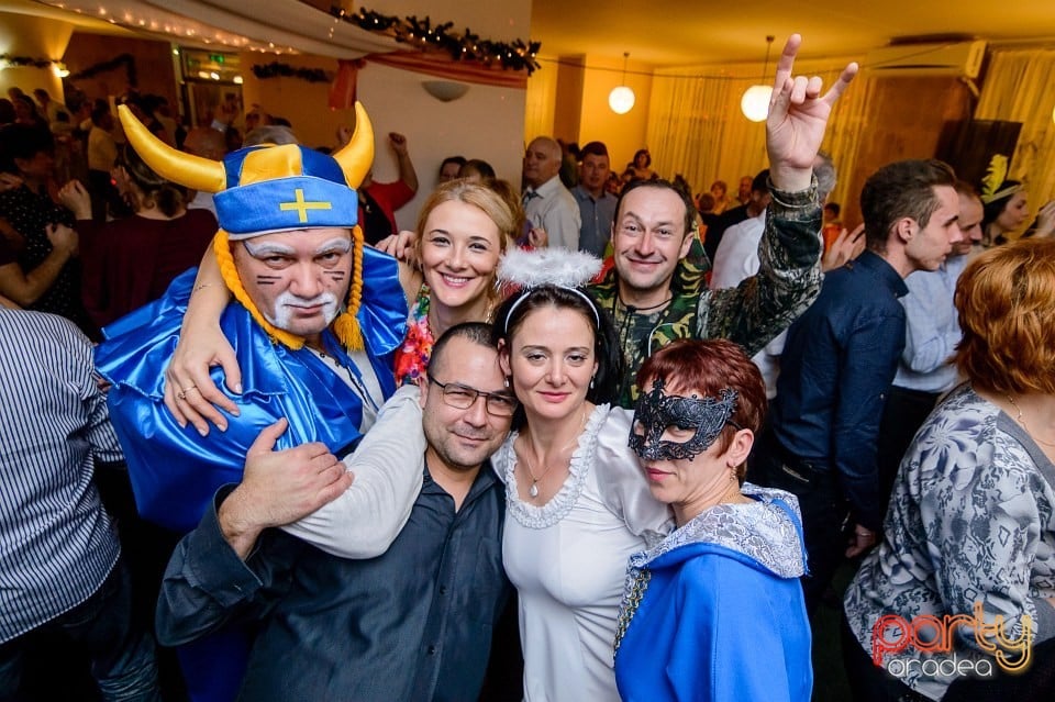 Carnaval în Hotel Mureş, Hotel Mureş