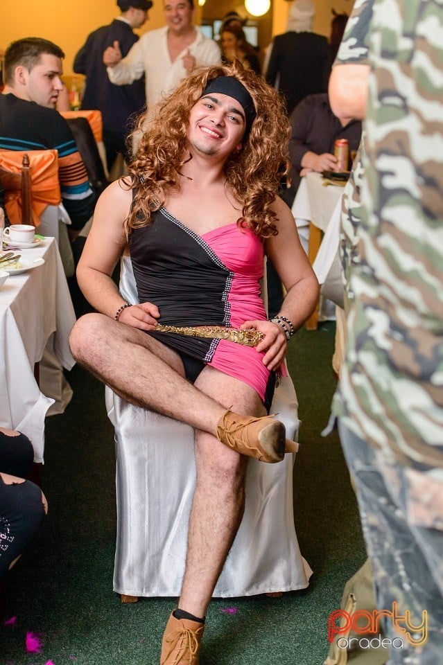 Carnaval în Hotel Mureş, Hotel Mureş