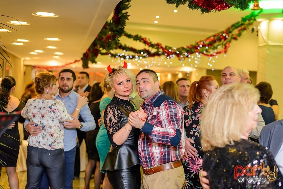 Carnaval în Hotel Termal, Hotel Termal