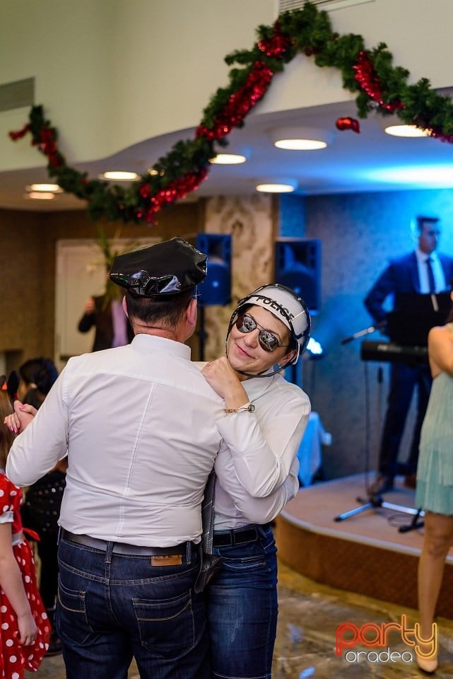 Carnaval în Hotel Termal, Hotel Termal