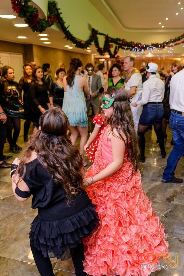 Carnaval în Hotel Termal, Hotel Termal