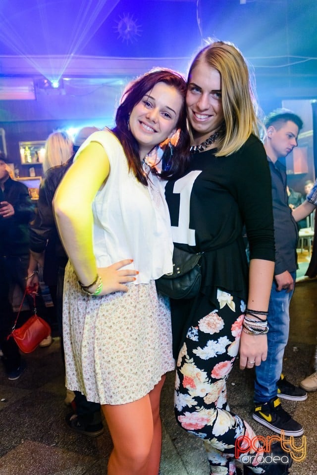 Carnaval Party, Royal Party House