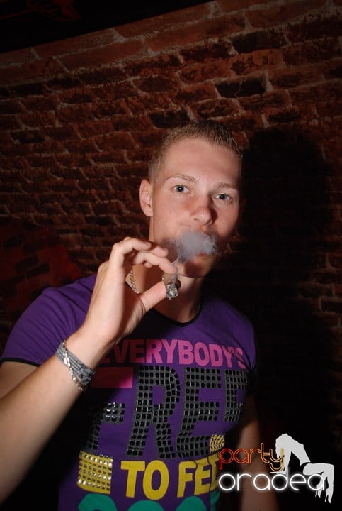 Câştigătorii se adună în Club Escape,