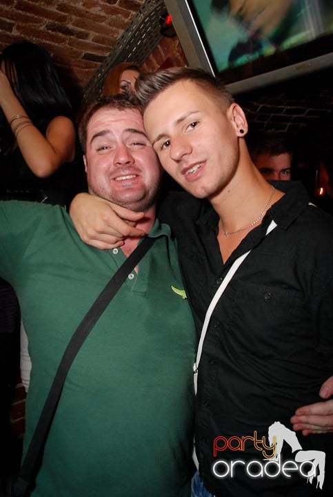 Câştigătorii se adună în Club Escape,