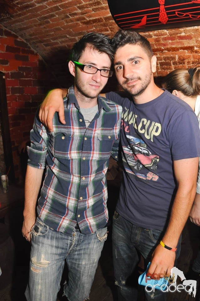 Caveman and Prody in the Mix în Escape, 